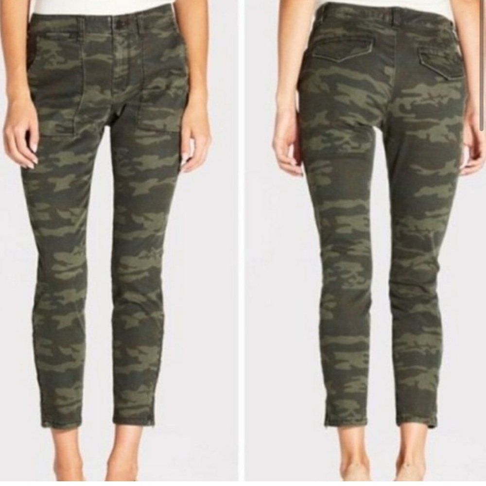 Sanctuary Olive Green Camo Ankle Crop Pants